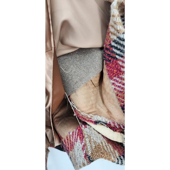 Vintage Long Line Pleated Back Coat Wool ILGWU Union Made Fully Lined - Picture 13 of 16